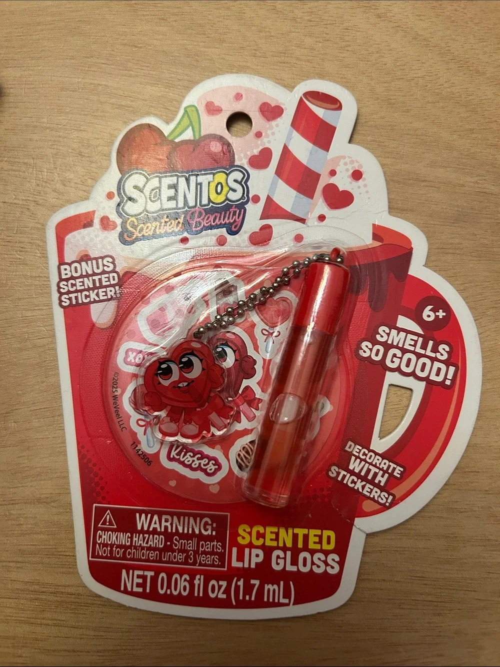 Free with Bundle New girls Scentos scented lip gloss Set